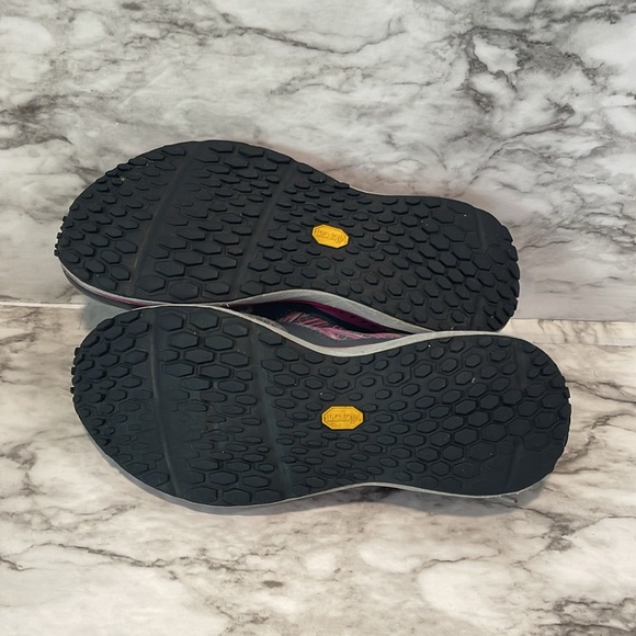 The North Face Ultra Cardiac Grays and pink Women's Trail Running Shoes US 8 - Picture 11 of 15